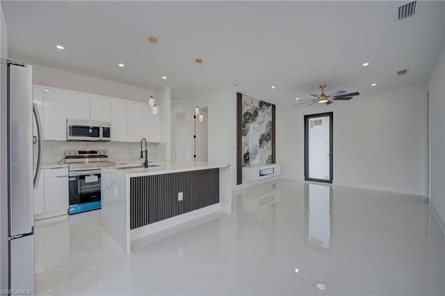 1002 Pine AVE, Lehigh Acres, FL 33972