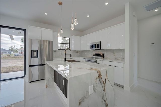 1002 Pine AVE, Lehigh Acres, FL 33972