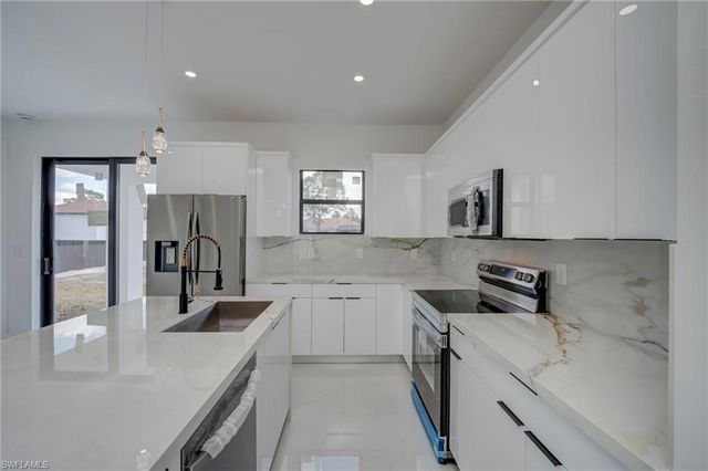 1002 Pine AVE, Lehigh Acres, FL 33972