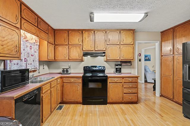 324 Stonecutters Cove, Stockbridge, GA 30281