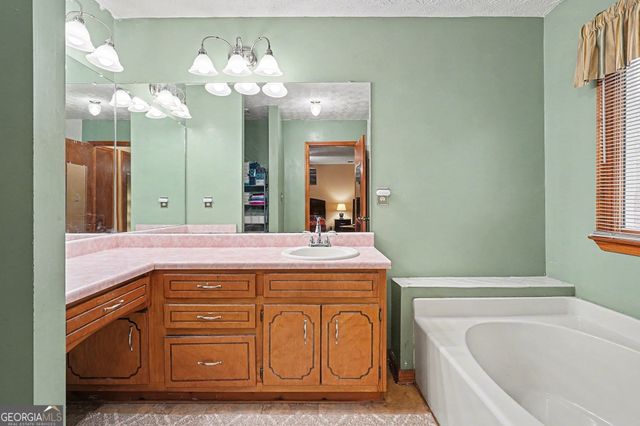 324 Stonecutters Cove, Stockbridge, GA 30281