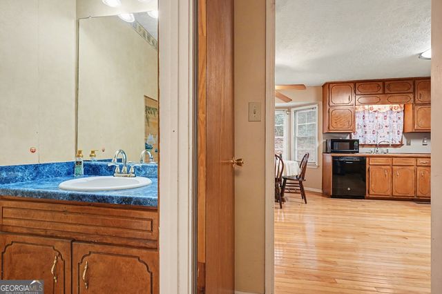 324 Stonecutters Cove, Stockbridge, GA 30281