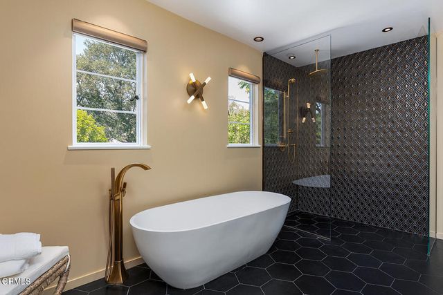 2437 Lambert Drive, Pasadena, CA 91107