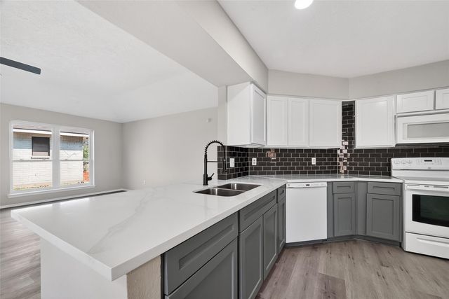 2306 Whitman Way Drive, Friendswood, TX 77546