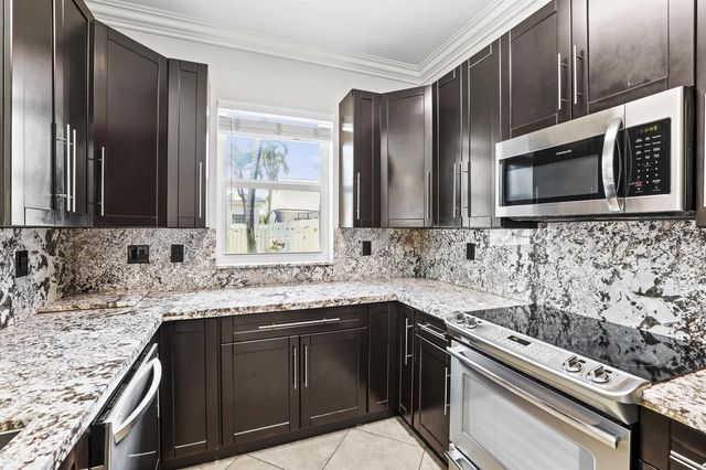 6878 NW 33rd Street, Margate, FL 33063