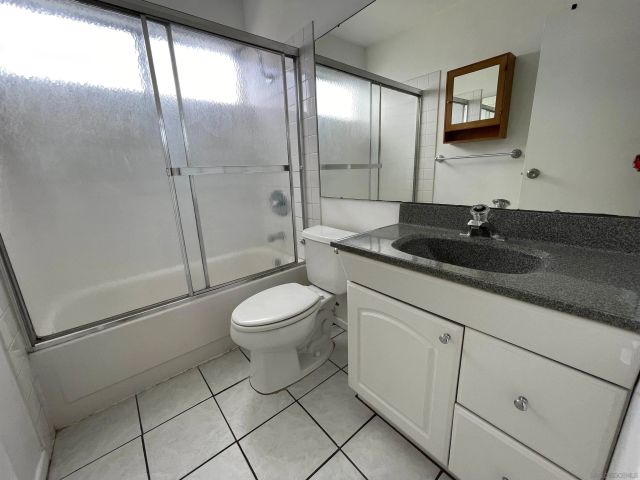 1645 Emerald 2i, San Diego, CA 92109