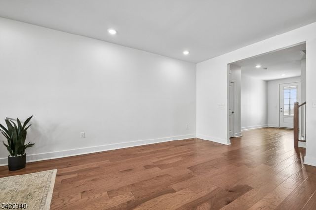 36 Ventura Dr, East Hanover Twp., NJ 07936