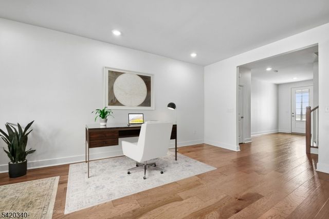 36 Ventura Dr, East Hanover Twp., NJ 07936