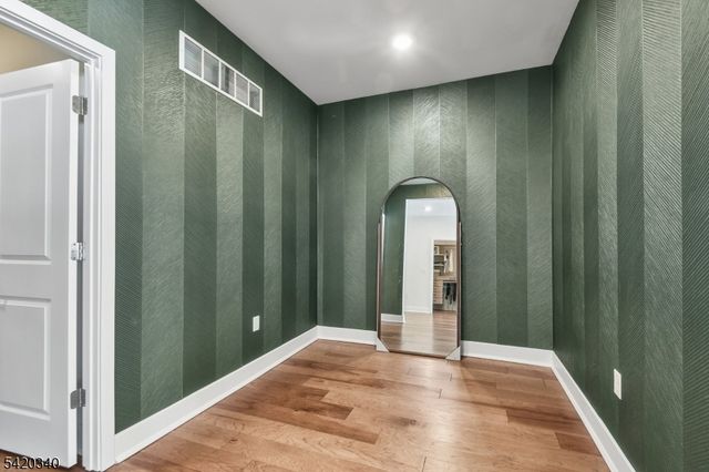 36 Ventura Dr, East Hanover Twp., NJ 07936