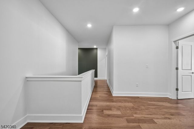 36 Ventura Dr, East Hanover Twp., NJ 07936