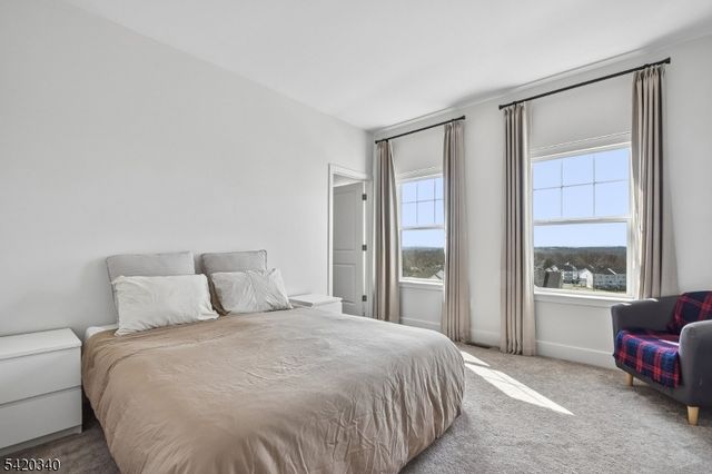 36 Ventura Dr, East Hanover Twp., NJ 07936