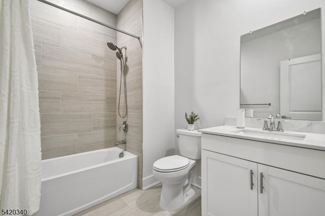 36 Ventura Dr, East Hanover Twp., NJ 07936