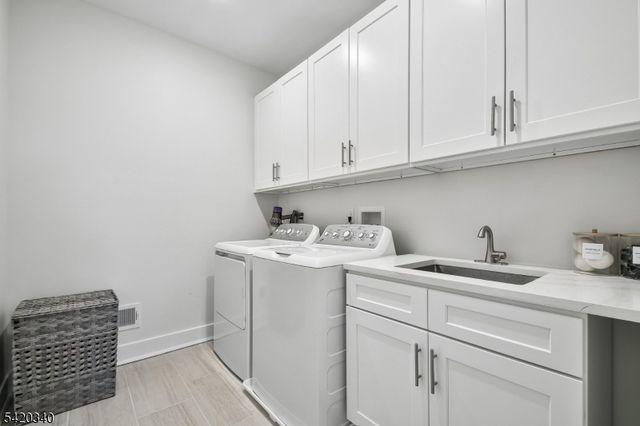 36 Ventura Dr, East Hanover Twp., NJ 07936