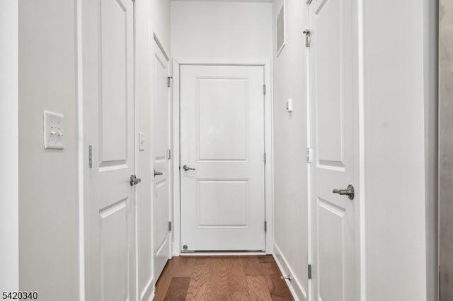 36 Ventura Dr, East Hanover Twp., NJ 07936