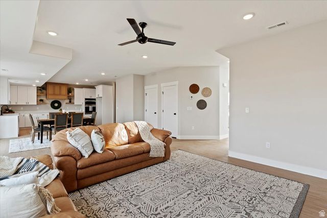 3062 W SOLACE ST, Syracuse, UT 84075