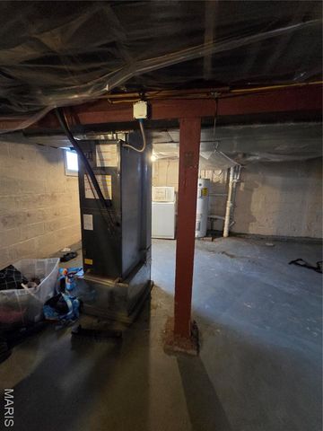 3528 West Place, St Louis, MO 63121