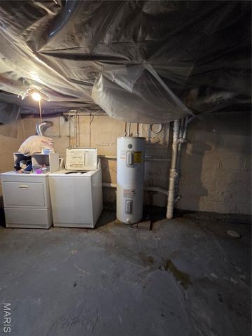 3528 West Place, St Louis, MO 63121