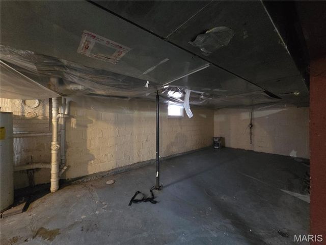 3528 West Place, St Louis, MO 63121