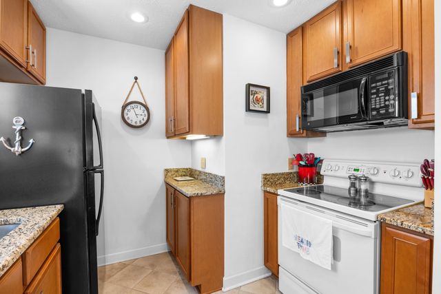 829 9th Ave. S, North Myrtle Beach, SC 29582