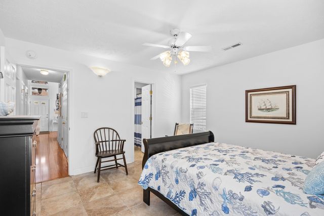 829 9th Ave. S, North Myrtle Beach, SC 29582