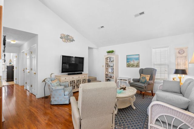 829 9th Ave. S, North Myrtle Beach, SC 29582