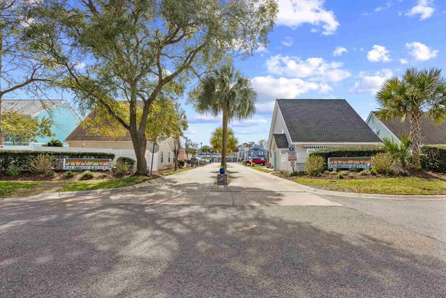 829 9th Ave. S, North Myrtle Beach, SC 29582