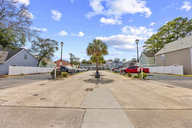 829 9th Ave. S, North Myrtle Beach, SC 29582