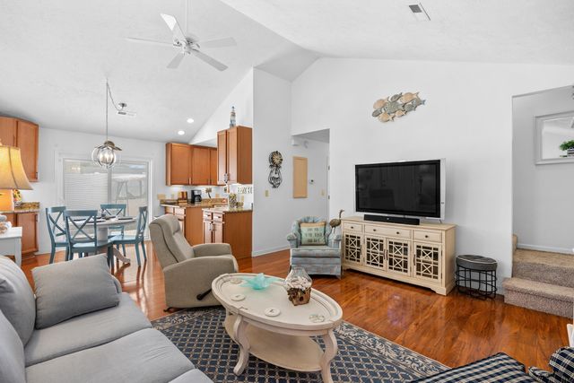 829 9th Ave. S, North Myrtle Beach, SC 29582