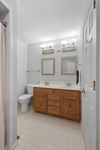 121 Twin Marys Dr, Tullahoma, TN 37388