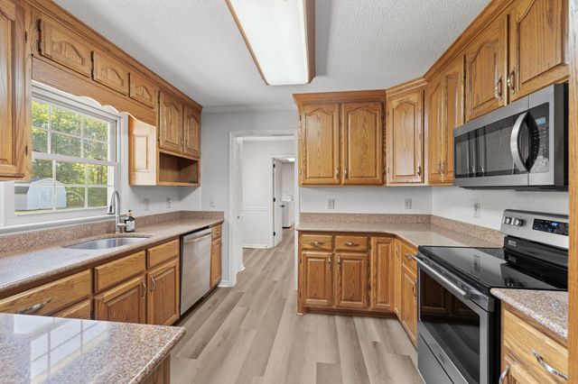 121 Twin Marys Dr, Tullahoma, TN 37388