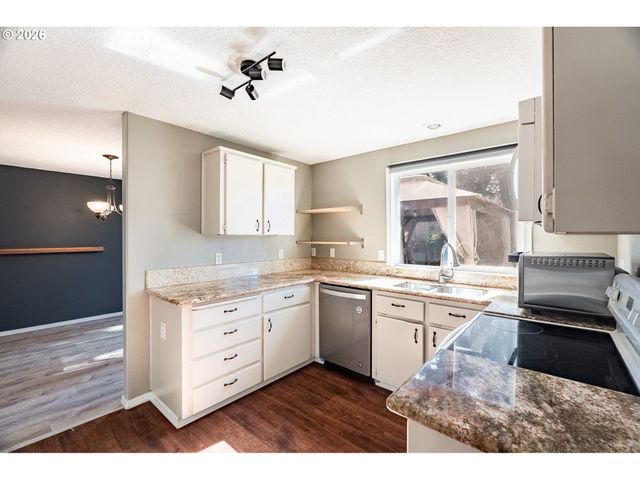 14574 Se LONE PINE Dr, Clackamas, OR 97015