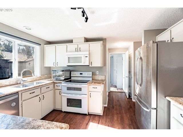 14574 Se LONE PINE Dr, Clackamas, OR 97015