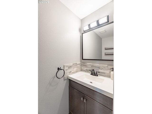 14574 Se LONE PINE Dr, Clackamas, OR 97015