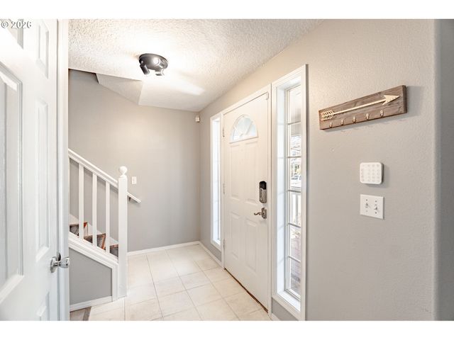 14574 Se LONE PINE Dr, Clackamas, OR 97015