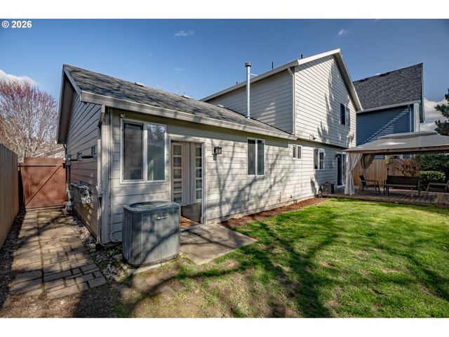 14574 Se LONE PINE Dr, Clackamas, OR 97015