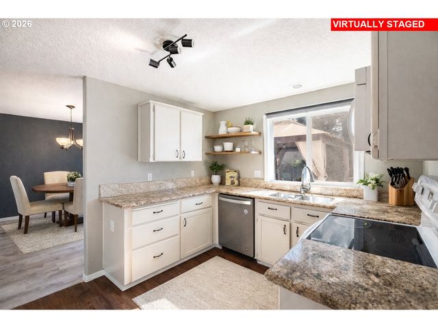 14574 Se LONE PINE Dr, Clackamas, OR 97015