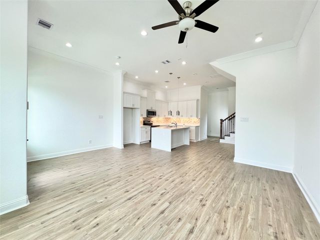 5642 Hirondel Street A, Houston, TX 77033