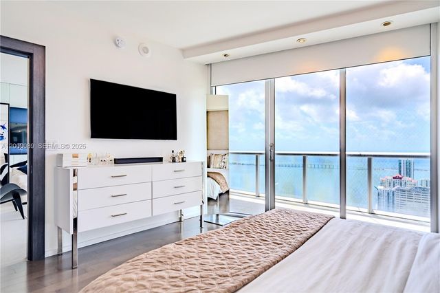 495 Brickell Ave PH-5703, Miami, FL 33131