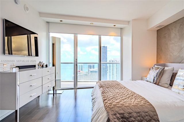 495 Brickell Ave PH-5703, Miami, FL 33131