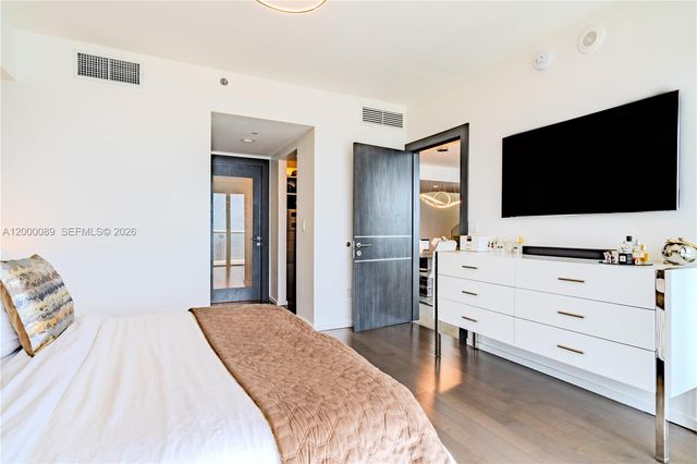 495 Brickell Ave PH-5703, Miami, FL 33131