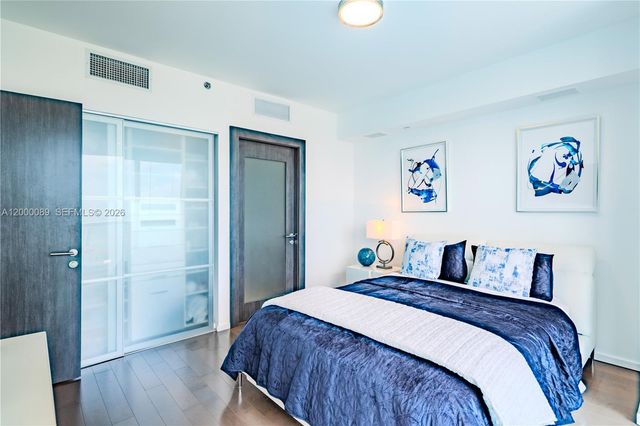 495 Brickell Ave PH-5703, Miami, FL 33131