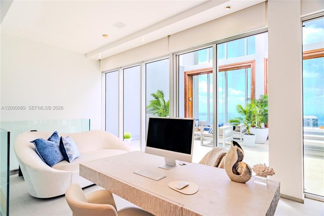 495 Brickell Ave PH-5703, Miami, FL 33131