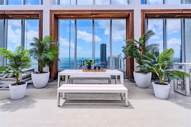 495 Brickell Ave PH-5703, Miami, FL 33131