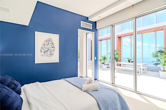 495 Brickell Ave PH-5703, Miami, FL 33131