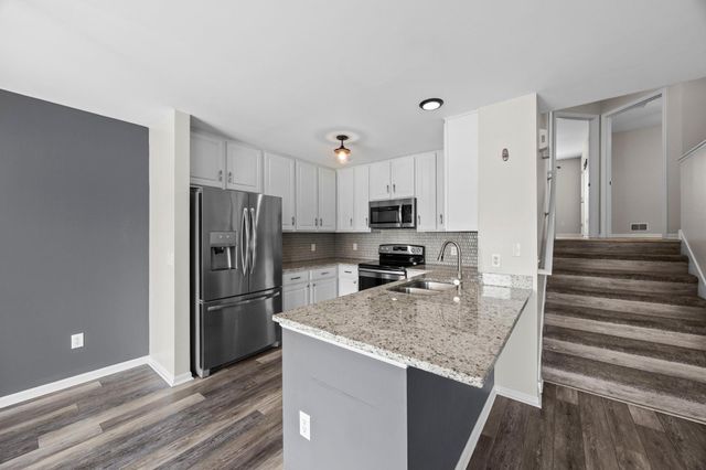 5056 Bluff Heights Trail SE, Prior Lake, MN 55372