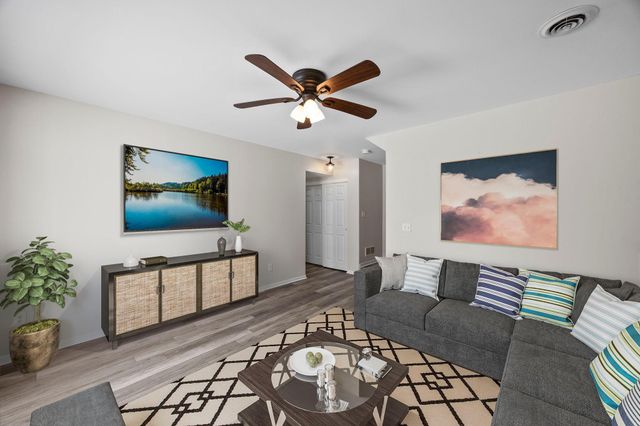 5056 Bluff Heights Trail SE, Prior Lake, MN 55372