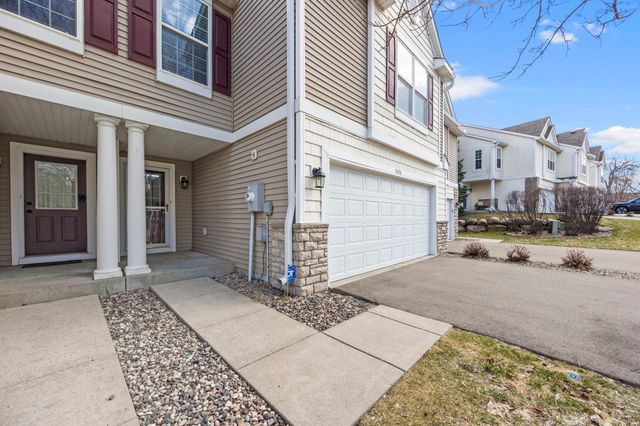 5056 Bluff Heights Trail SE, Prior Lake, MN 55372