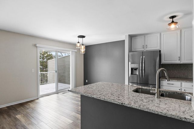 5056 Bluff Heights Trail SE, Prior Lake, MN 55372