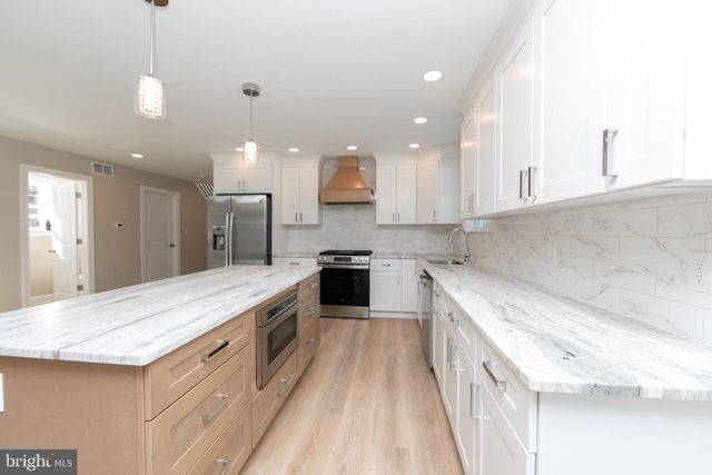 711 HOWARD AVE, Wenonah, NJ 08090