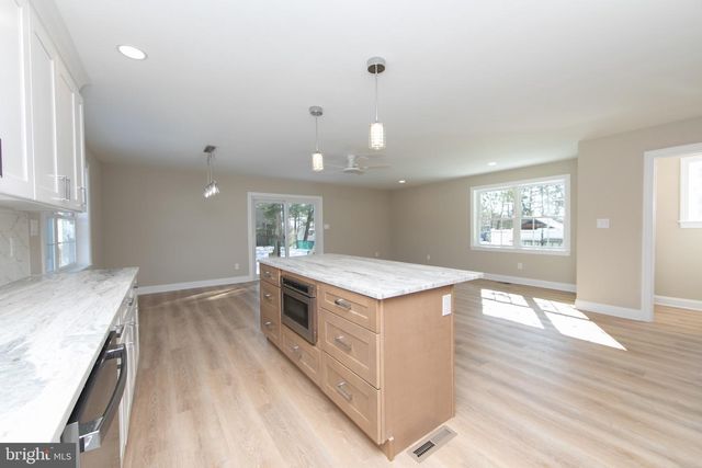 711 HOWARD AVE, Wenonah, NJ 08090